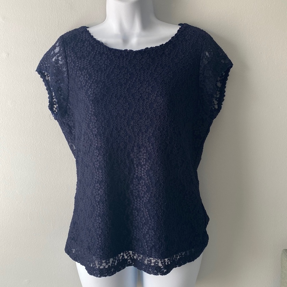 Karl Lagerfeld Paris Lace-Cap Sleeve Top M